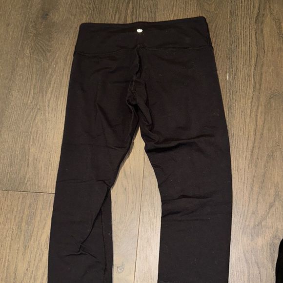 lululemon athletica Pants - Lululemon cropped leggings - size 8